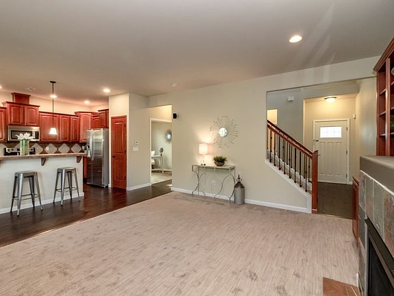 5th image of 9203 174th St E