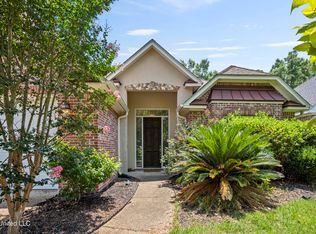 2546 Rue Palafox, Biloxi, MS 39531