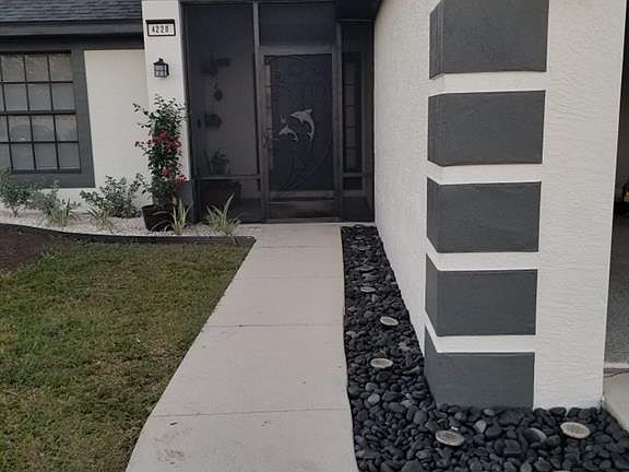 4th image of 4220 SW 15th Pl