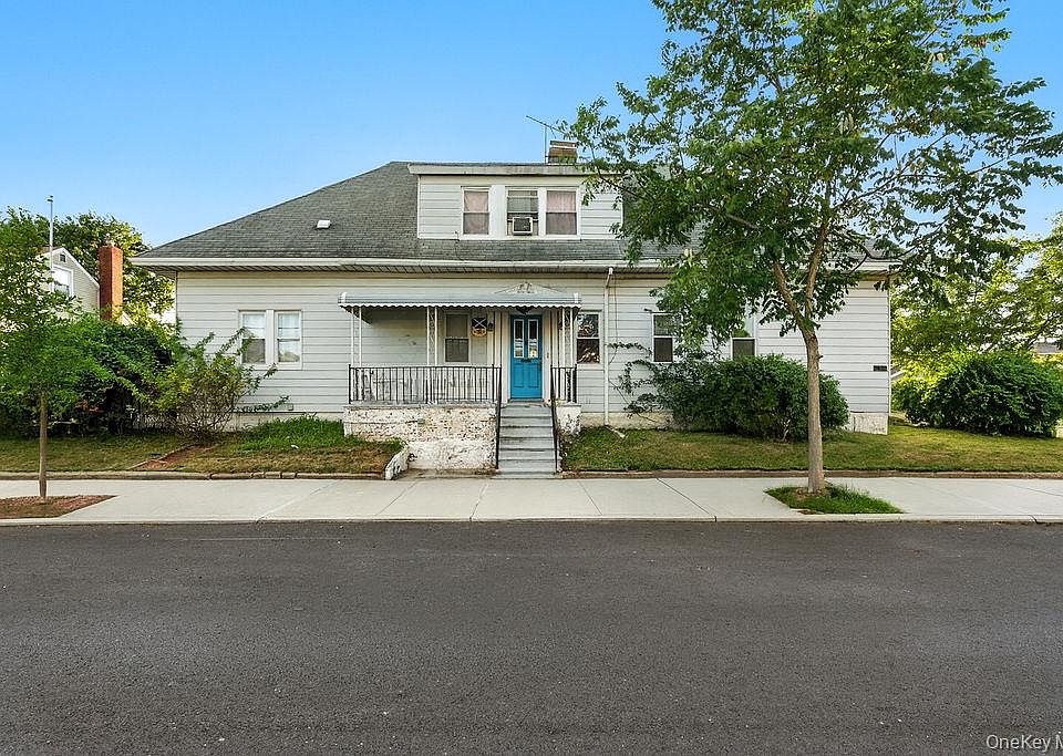 1st image of 96-20 160th Avenue