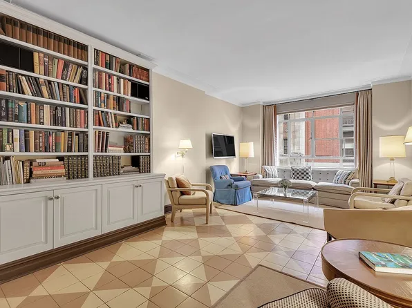 25 Central Park W APT 4R, New York, NY 10023