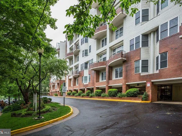 301 S Reynolds St APT 412, Alexandria, VA 22304