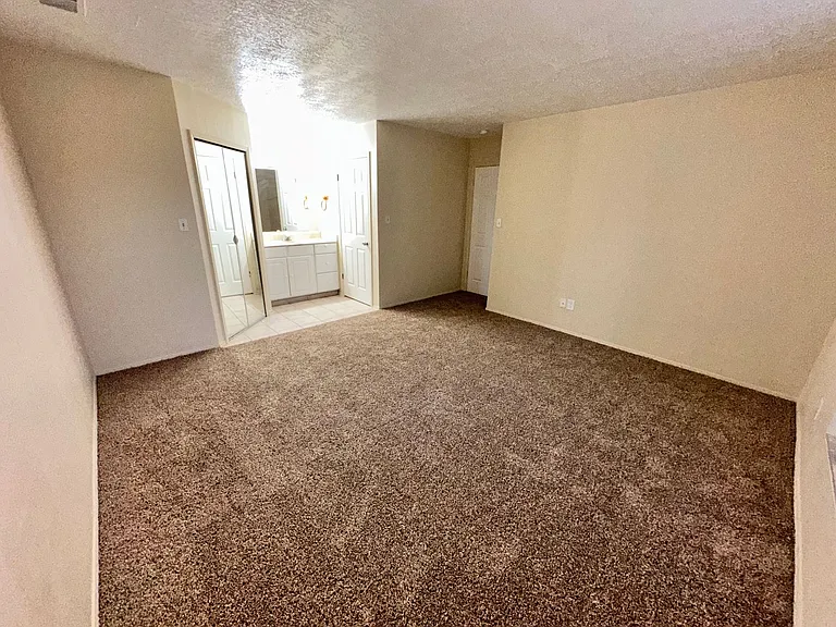 671 Western Hills Dr SE — Photo 9