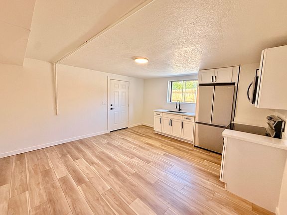 5th image of 5611 N 48th St #B