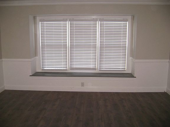 5th image of 684 Lord Dunmore Dr
