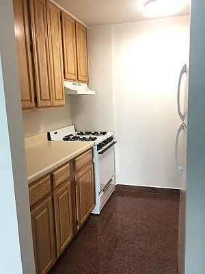 Rented by Metroline Realty | media 44