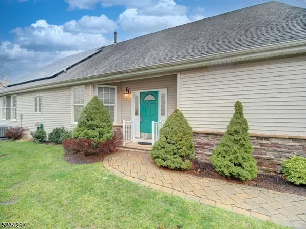 27 Republic Row, Franklin Twp., NJ 08873