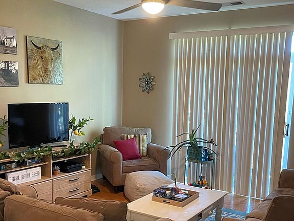 2nd image of 817 Flynn St #105