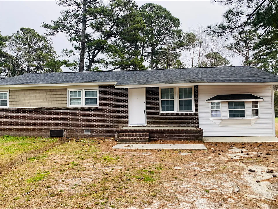 1504 N Rocky Way Dr