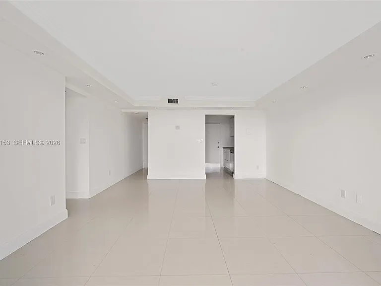 2000 NE 135th St #1010 — Photo 12