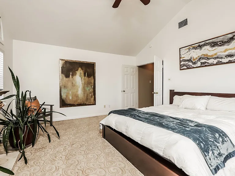1702 Newning Ave — Photo 8