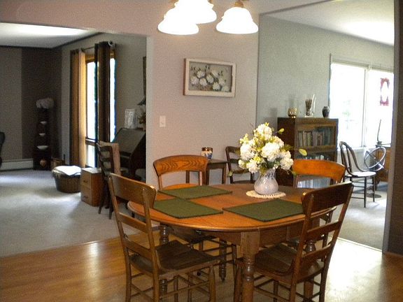 more dining into family rm