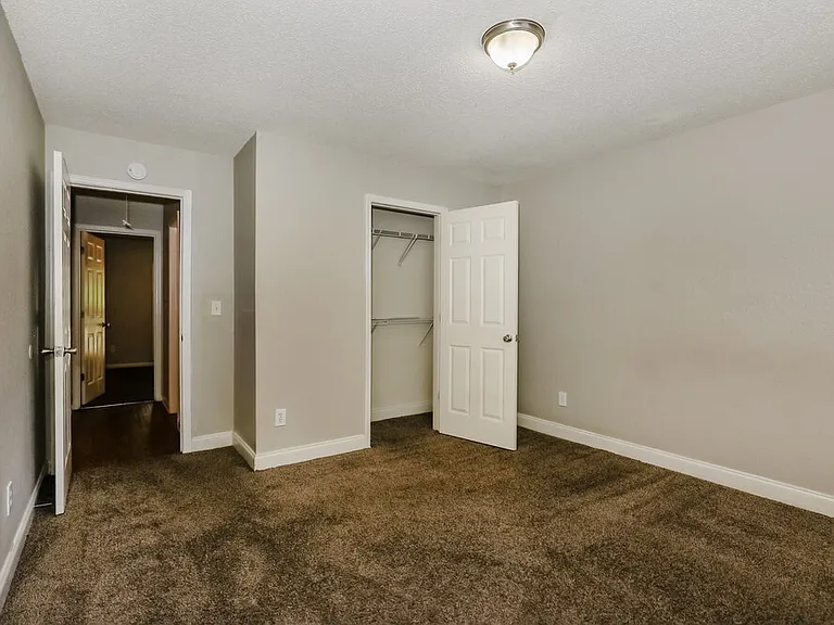 409 Mazley Dr — Photo 12