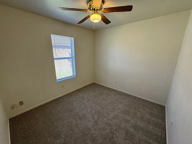 4600 Greyhound Dr — Photo 19