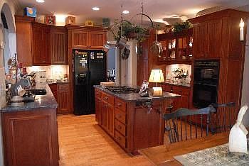 5th image of 313 Pearce Dr