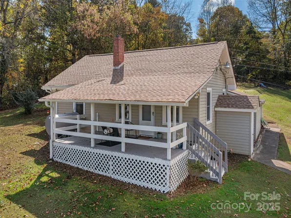 21 & 24 Betty Dr, Leicester, NC 28748