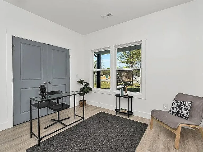 206 Essex Dr — Photo 18