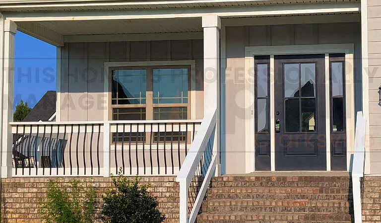576 Dexter Dr — Photo 2