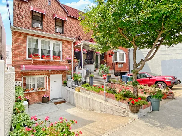3442 60th St, Woodside, NY 11377