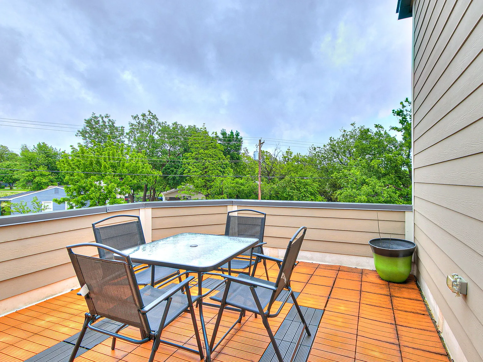 2 bed, 2.5 bath, 1735 sqft, $1,900 — Photo 3