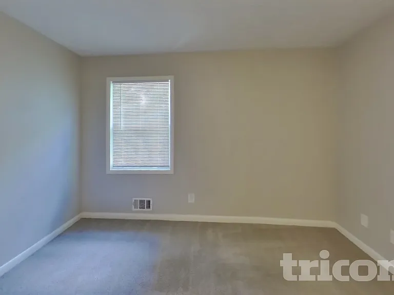 2270 Emerald Castle Dr — Photo 9