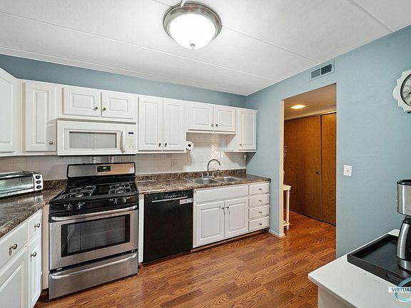 5th image of 5S040 Pebblewood Ln APT W502