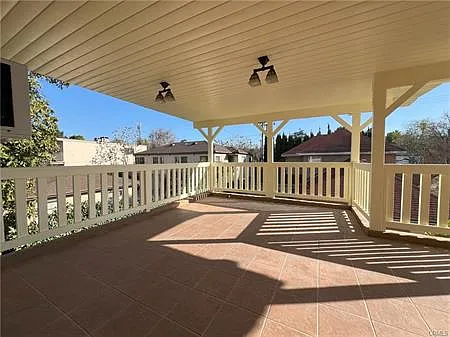 423 Magnolia St — Photo 29