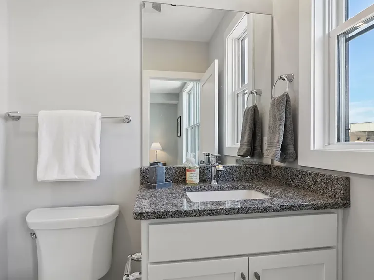 11220 N Park Pl — Photo 16