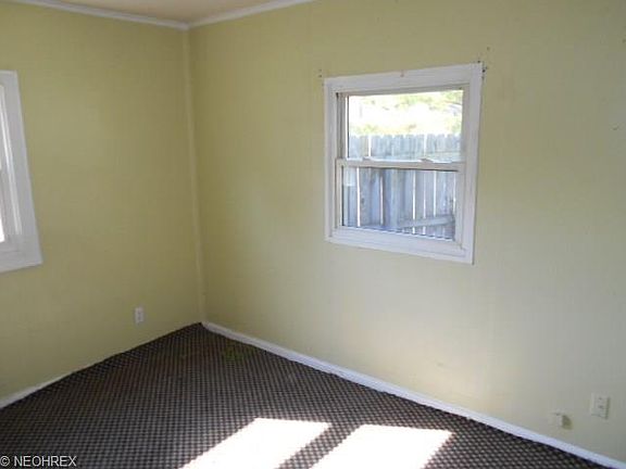 5th image of 2583 E 40th St