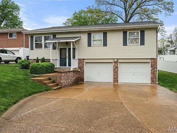 2nd image of 9601 Gallop Ln
