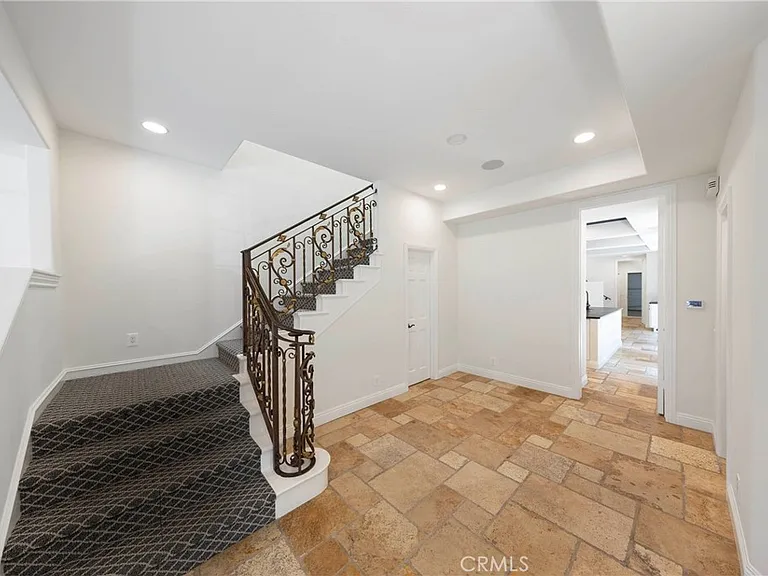 515 Begonia Ave #B — Photo 6