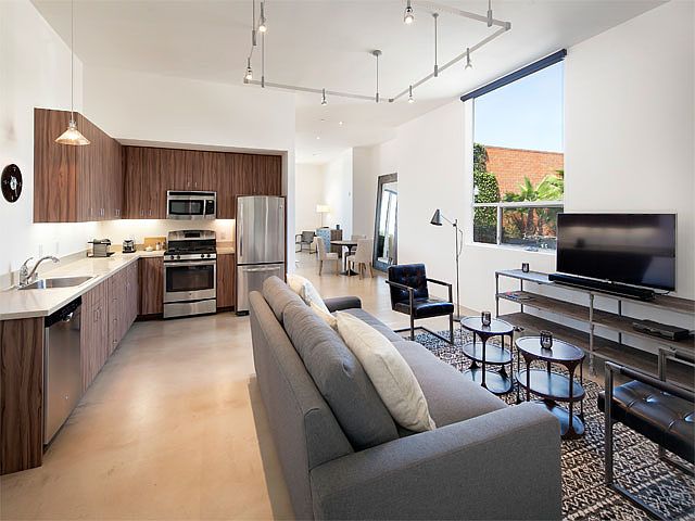 1st image of 915 Olive St APT 210