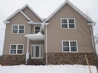 462 Outlook Ave, Colonia, NJ