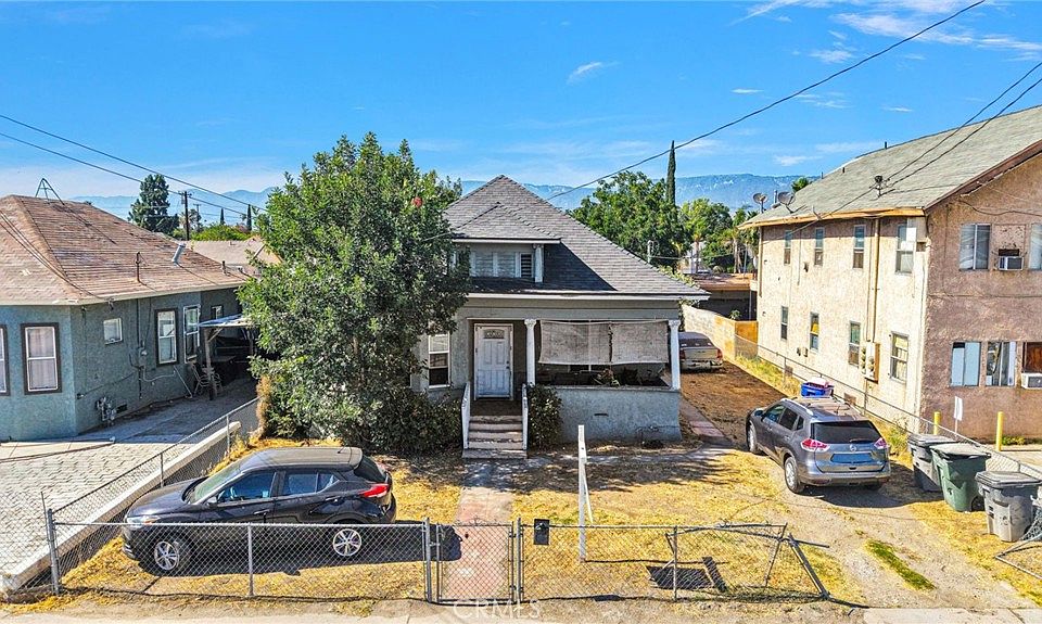 1st image of 1076 W 5th St