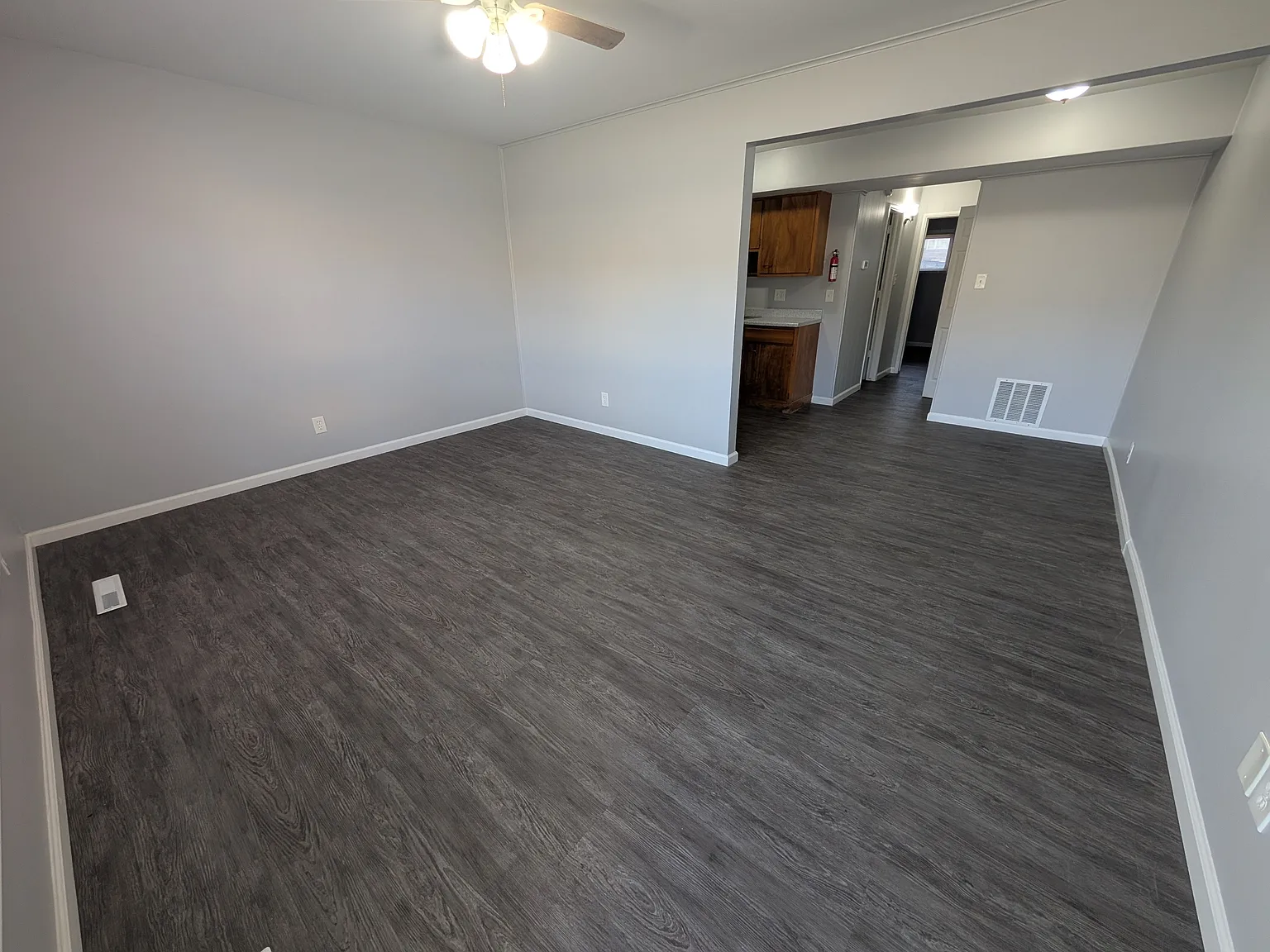 3304 SW 29th Ter — Photo 1