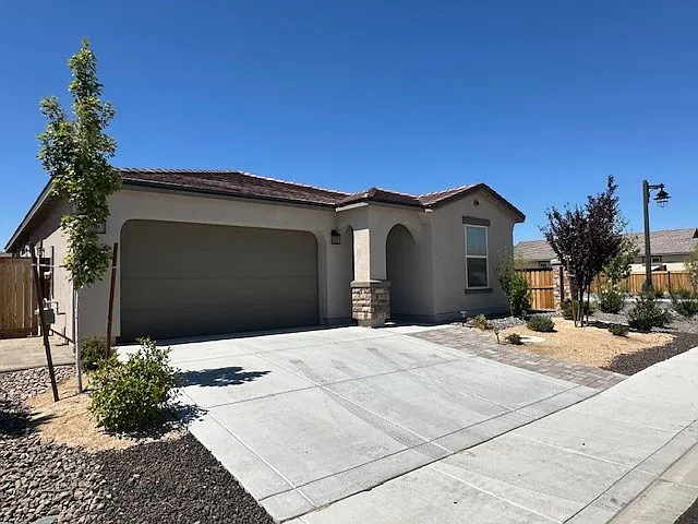 3 bed, 1719 sqft, $2,800 — Photo 2
