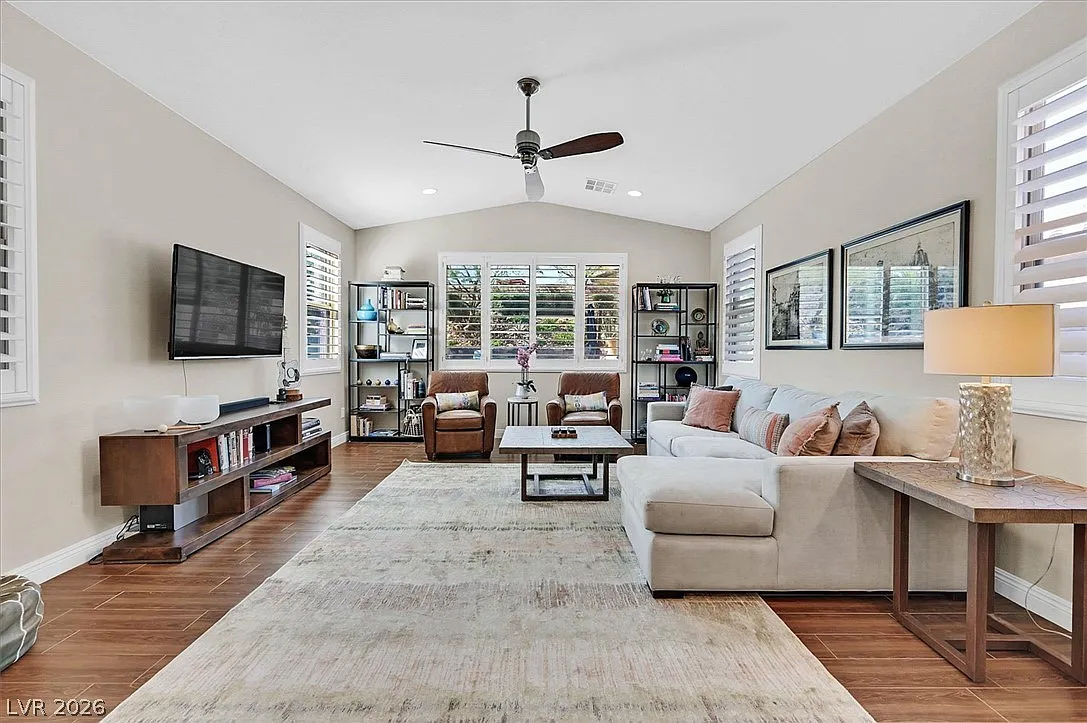 4 bed, 3.5 bath, 2520 sqft, $4,800 — Photo 4