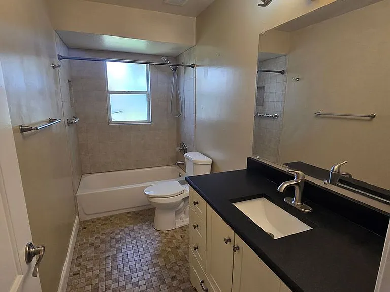 3027 SW 23rd Ave — Photo 15