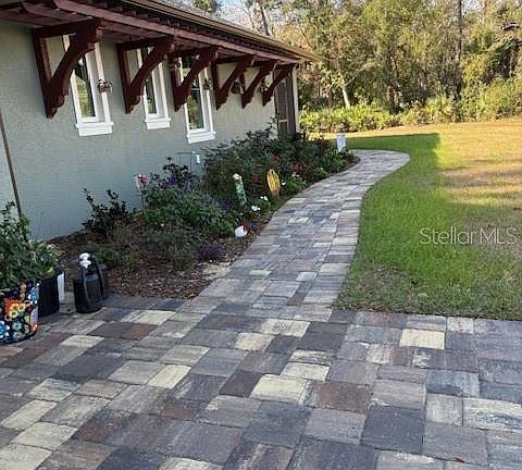 3rd image of 1915 Taylor Rd