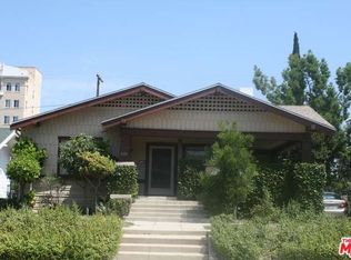 228 N Manhattan Pl, Los Angeles, CA 90004