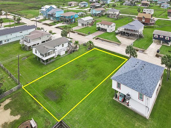 3rd image of 16534 Jolly Roger Rd