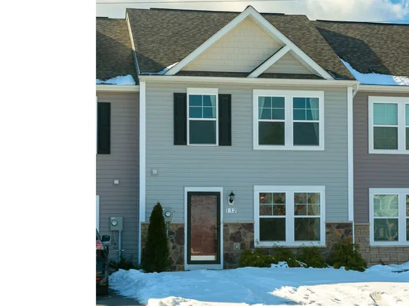 132 Loblolly Dr, Bunker Hill, WV 25413