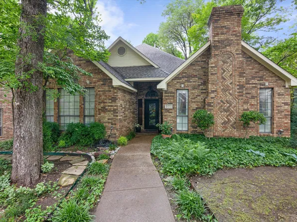 801 Torrey Pines Ln, Garland, TX 75044