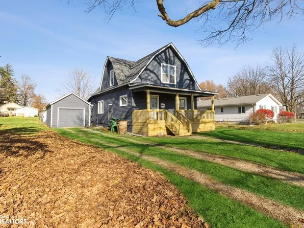313 2nd St NE, Mitchellville, IA 50169