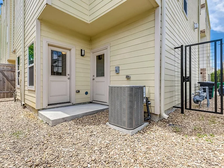 1615 Shearn St — Photo 26