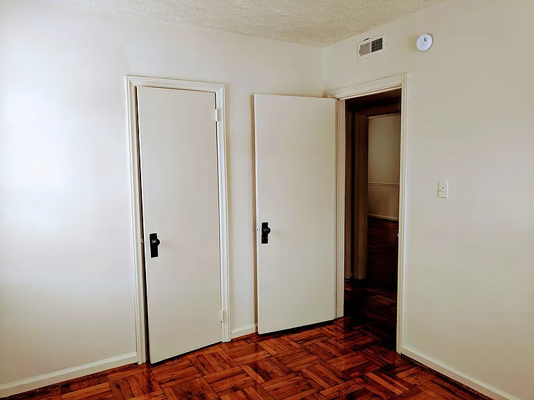 2702 Kensington Avenue — Photo 19