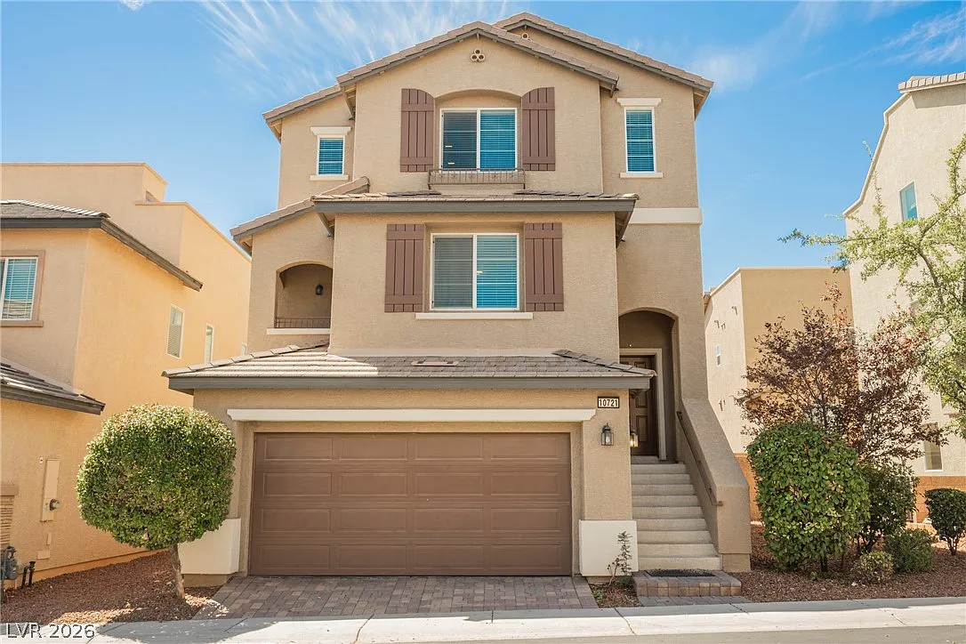 3 bed, 3.5 bath, 2109 sqft, $2,350 — Photo 1