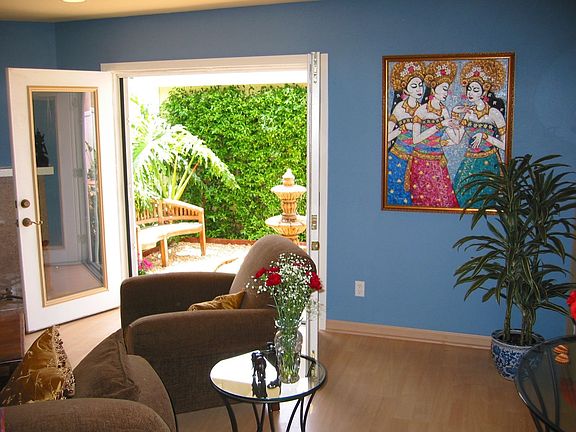 Living and Courtyard