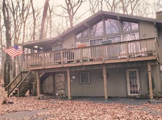 129 Longridge Dr, Hawley, PA 18428