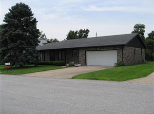 3 Hamlin Heights Dr, Hannibal, MO 63401